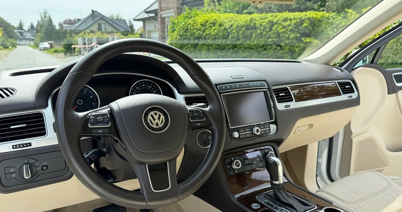 Volkswagen Touareg cena 94900 przebieg: 81800, rok produkcji 2015 z Wrocław małe 781